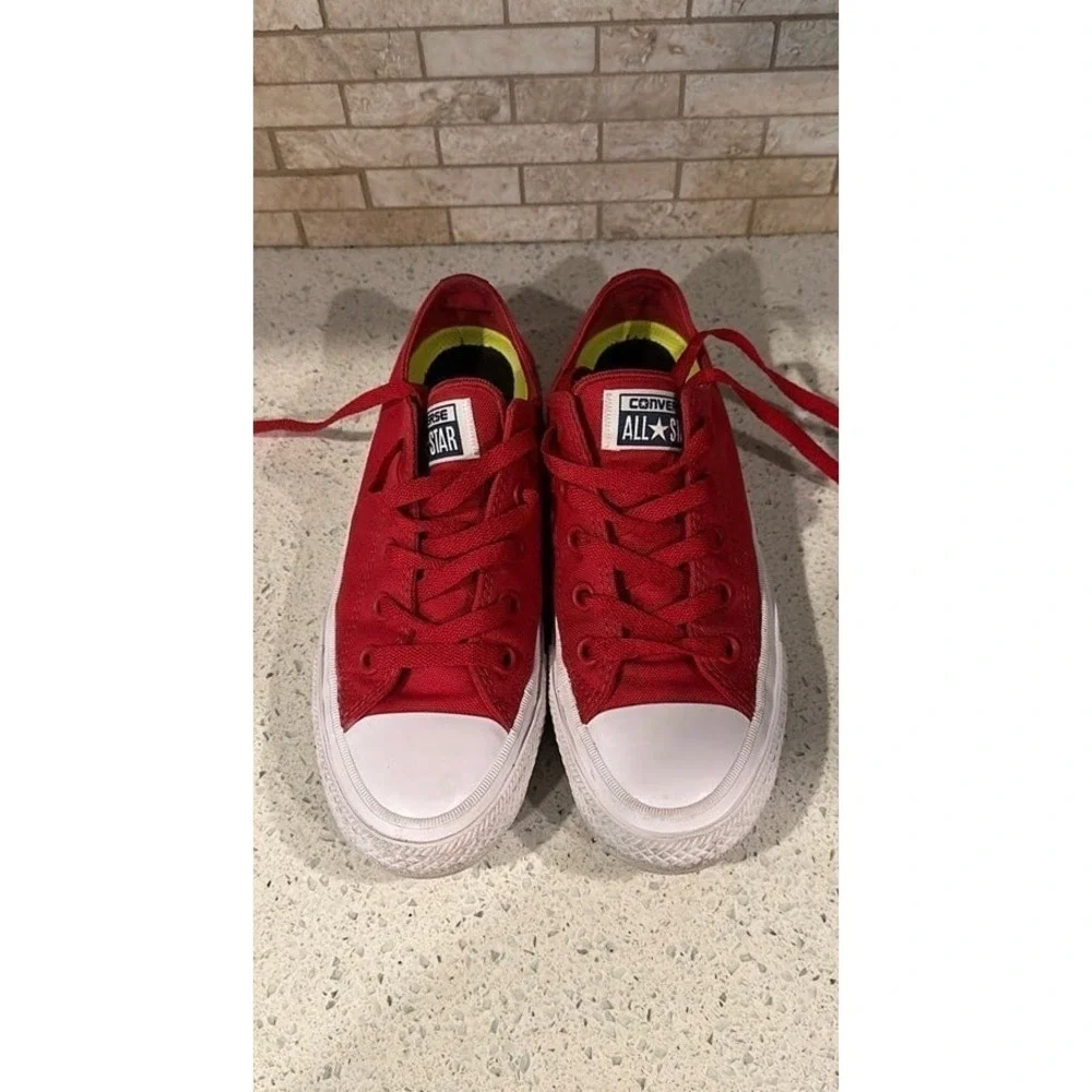 Converse red chuck taylors low top with lunarlon‎ BQ